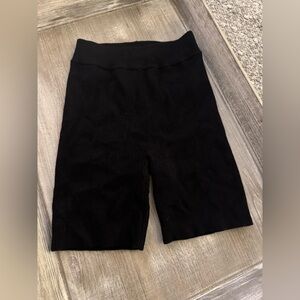 Hours black high-waisted biker shorts, stretchy, size XXS